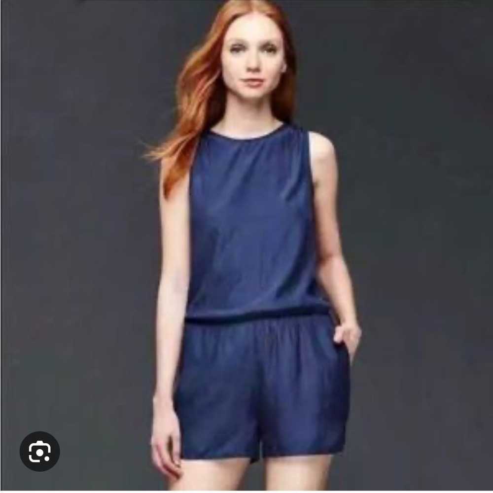 Gap navy satin romper with pockets. Size S . Very good condition